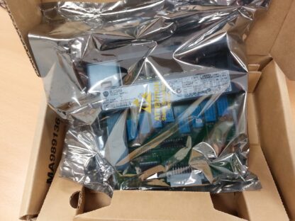 1746-OW8 Allen-Bradley DIGITAL OUTPUT MODULE 8 POINT-RELAY (opened) - Image 2