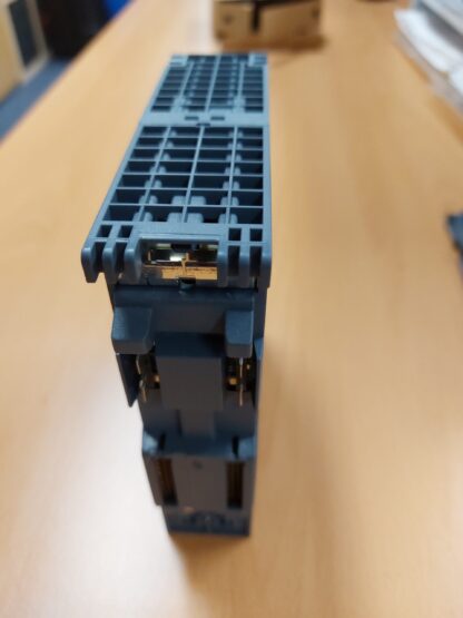 6ES7526-2BF00-0AB0 Siemens SIMATIC S7-1500, F digital output module (opened) - Image 4